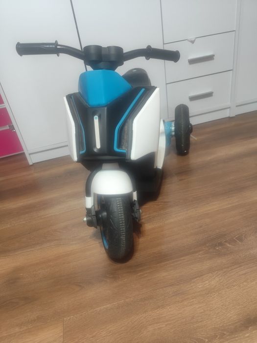 Motor na akumulator