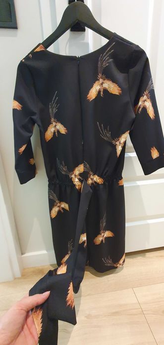 Czarna sukienka z wzorem