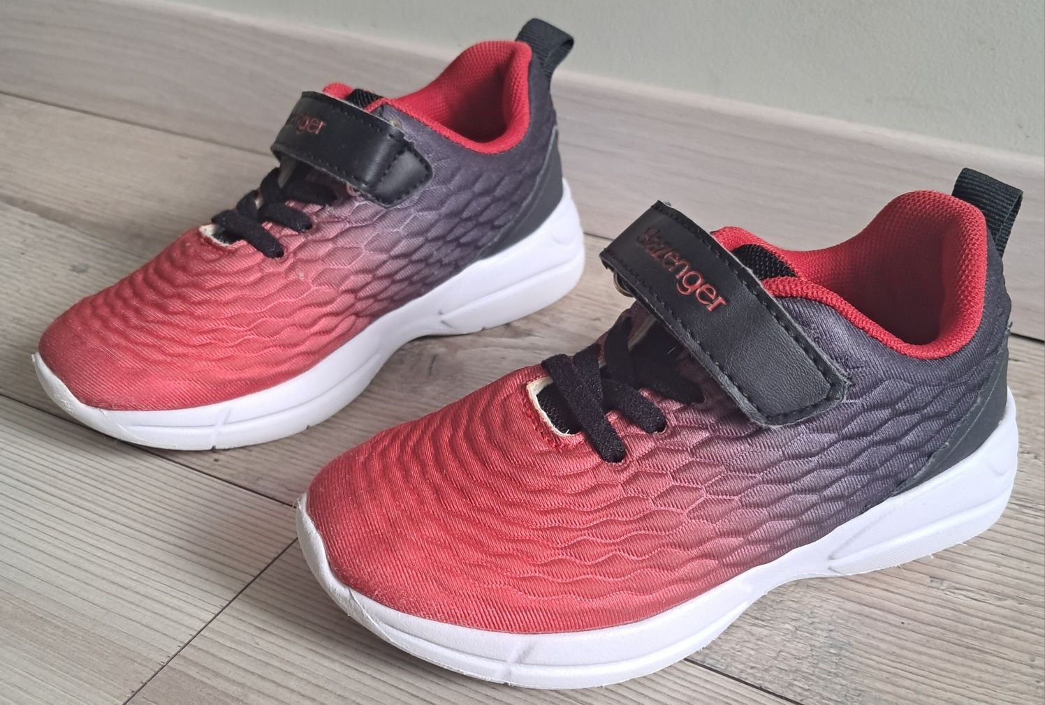 Кросівки SLAZENGER (р.27)
