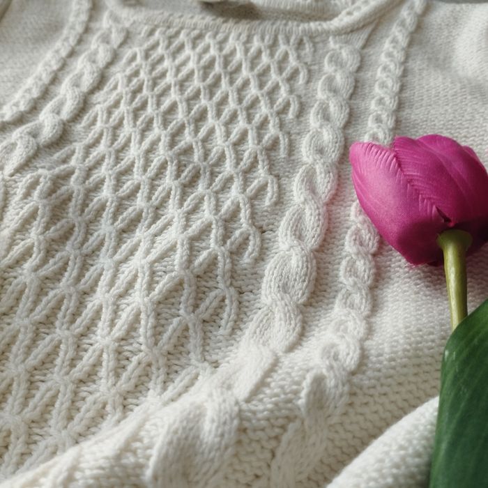 Tunika/Sukienka Sweterkowa z Koronkową Wstawką - 10-12 lat