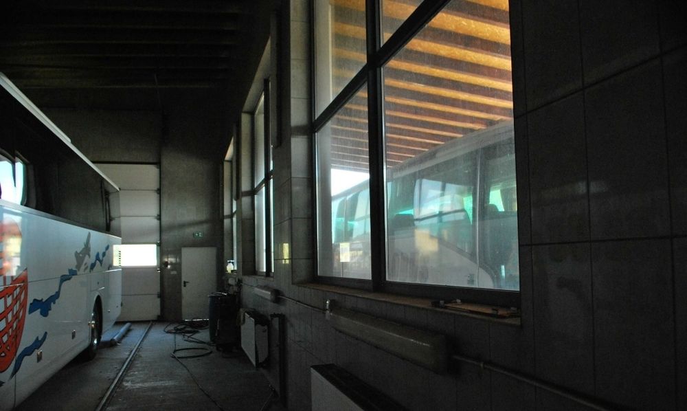Do wynajęcia funkcjonalna hala 175m2 z wiatą