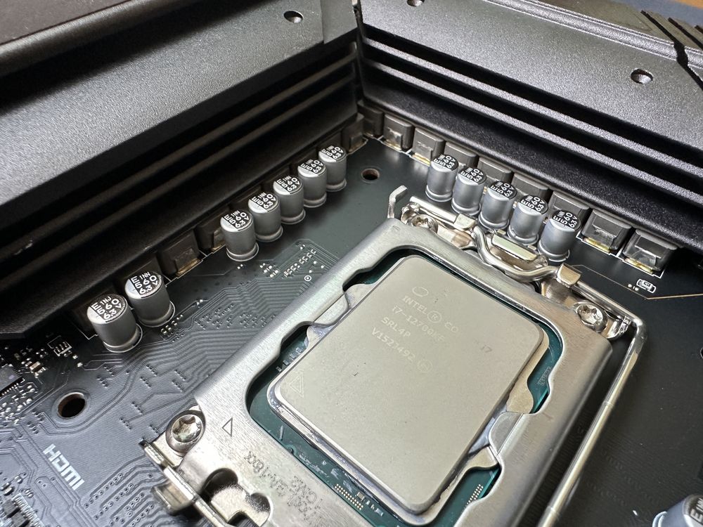 MSI MAG Z690 DDR4 + Intel I7 12700KF + 64GB RAM DDR4 3600mhz