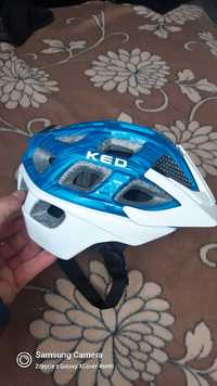 Kask rowerowy niebieski