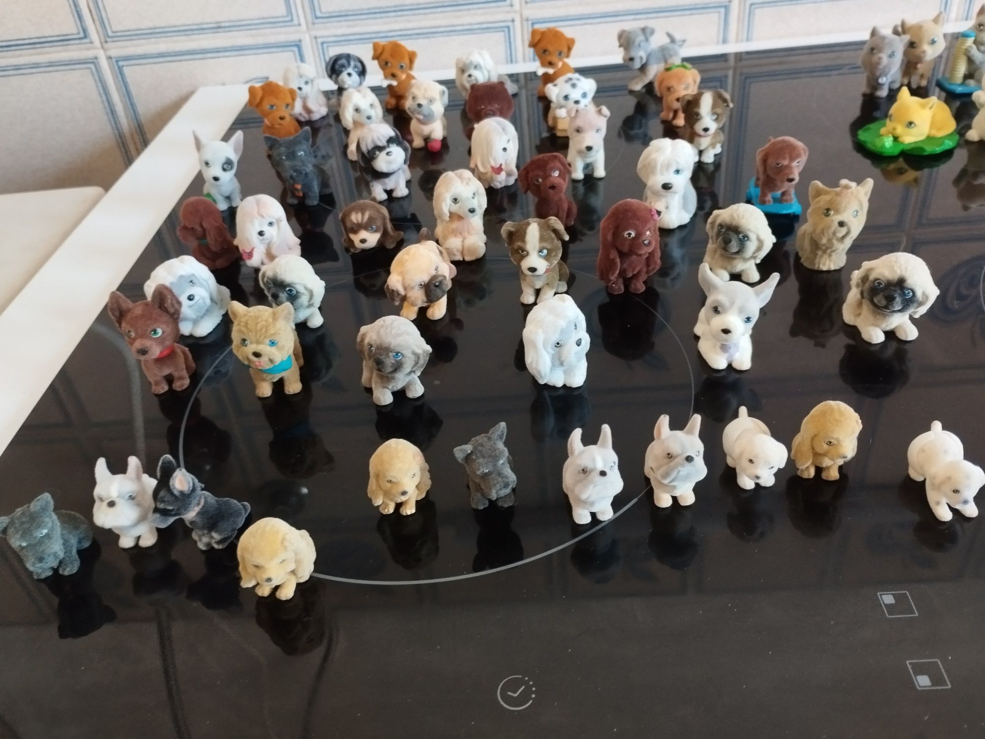 Figuras miniaturas caes gatos cavalos  para colecionar unid