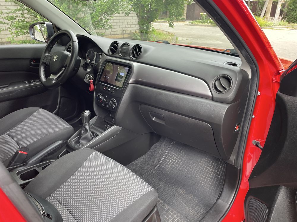 Продам Suzuki Vitara 2019 года идеал по хорошей цене