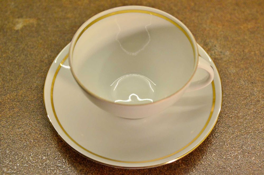 Filiżanki ze spodkami, fabryka Karolina, PRL