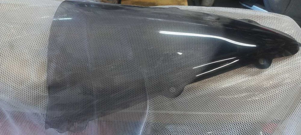 Лобове скло Yamaha R1