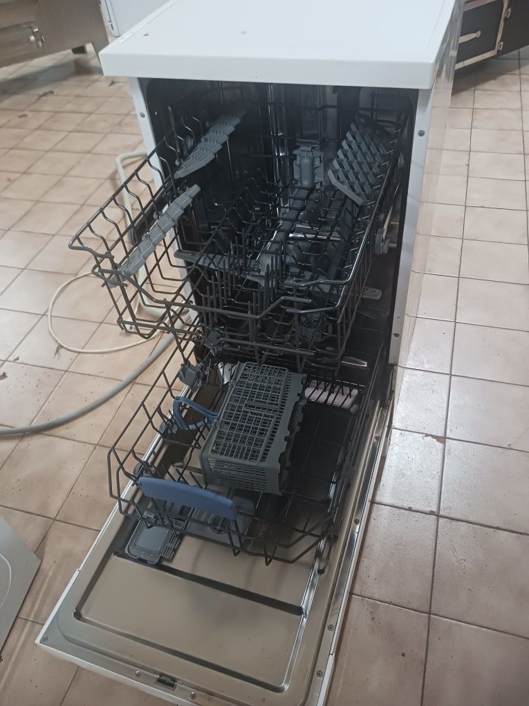 Vendo máquina de lavar loiça em ótimo estado possibilidade de fazer en