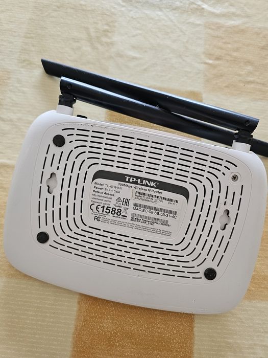 TP-LINK WR841N Router64409299133569121