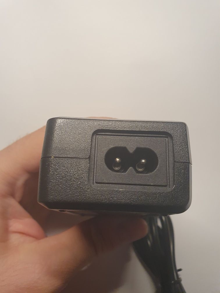 Зарядний пристрій 42в lipo зарядное устройство 42v 10s li-ion 18650