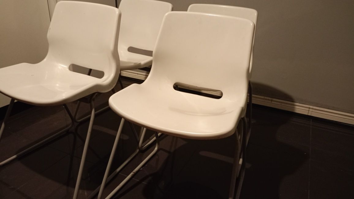 Krzesła IKEA SNILLE białe