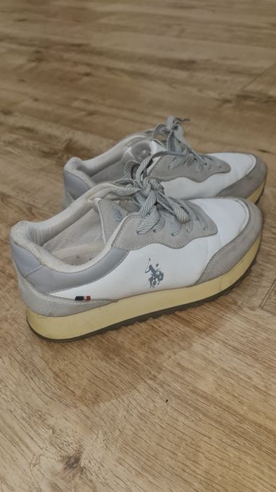 Кроссовки на платформе,удобные аккуратные не промокают