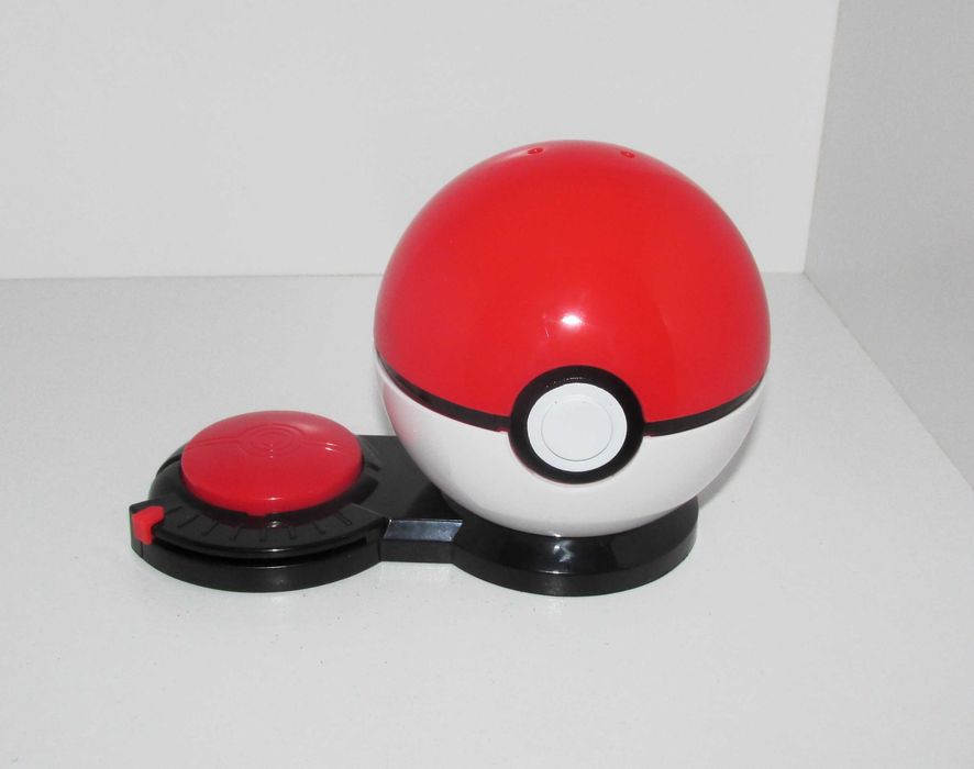 Squirtle + Poké Ball Pokémon Surprise Attack Game, SA18