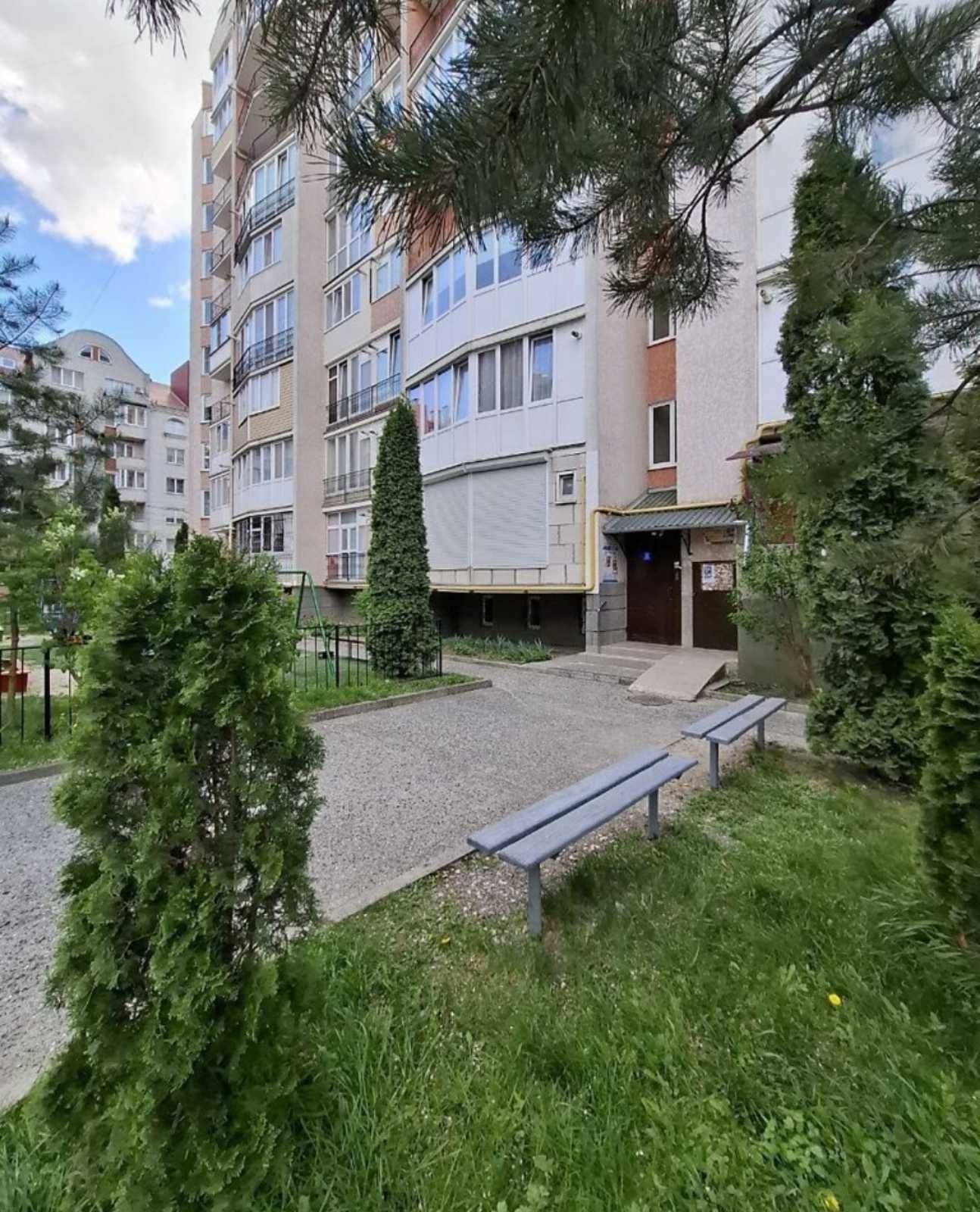 Продається простора 1-кімнатна квартира на Новому світі