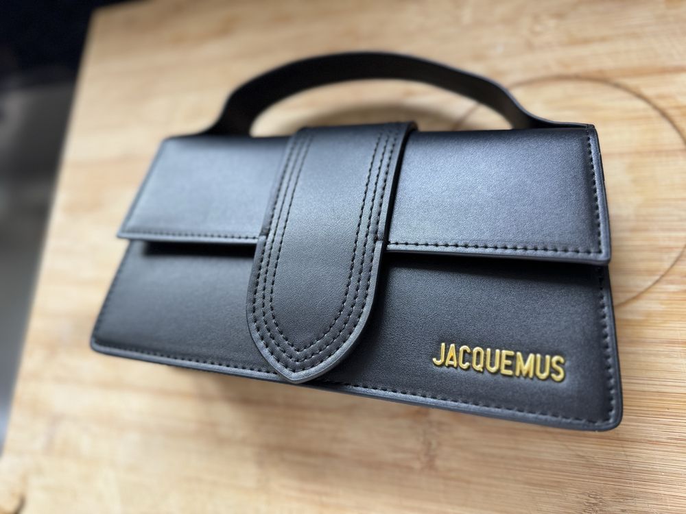 Mala Jacquemus preta