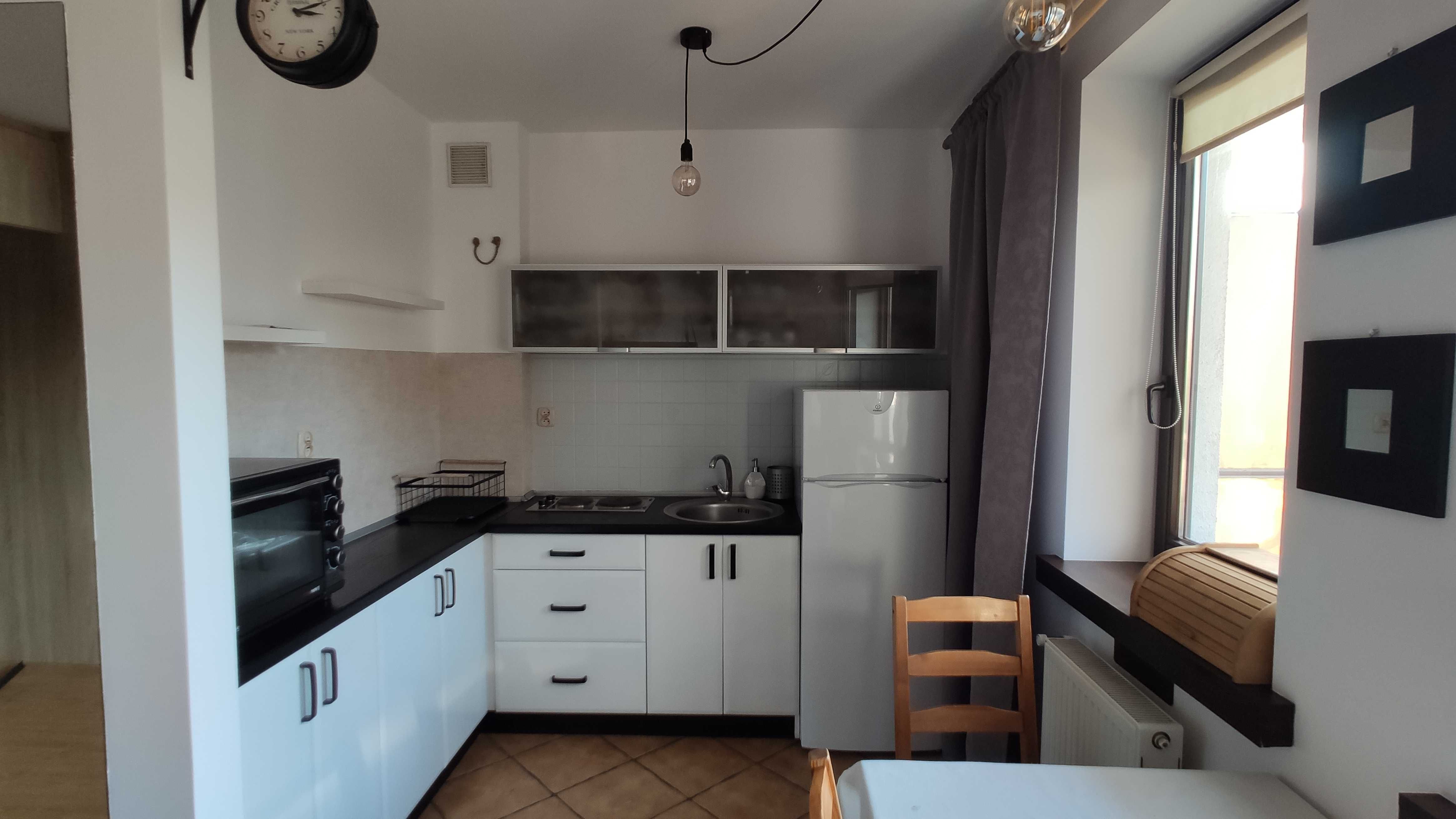 Kraków Kliny | kawalerka na wynajem | balkon z widokiem na park