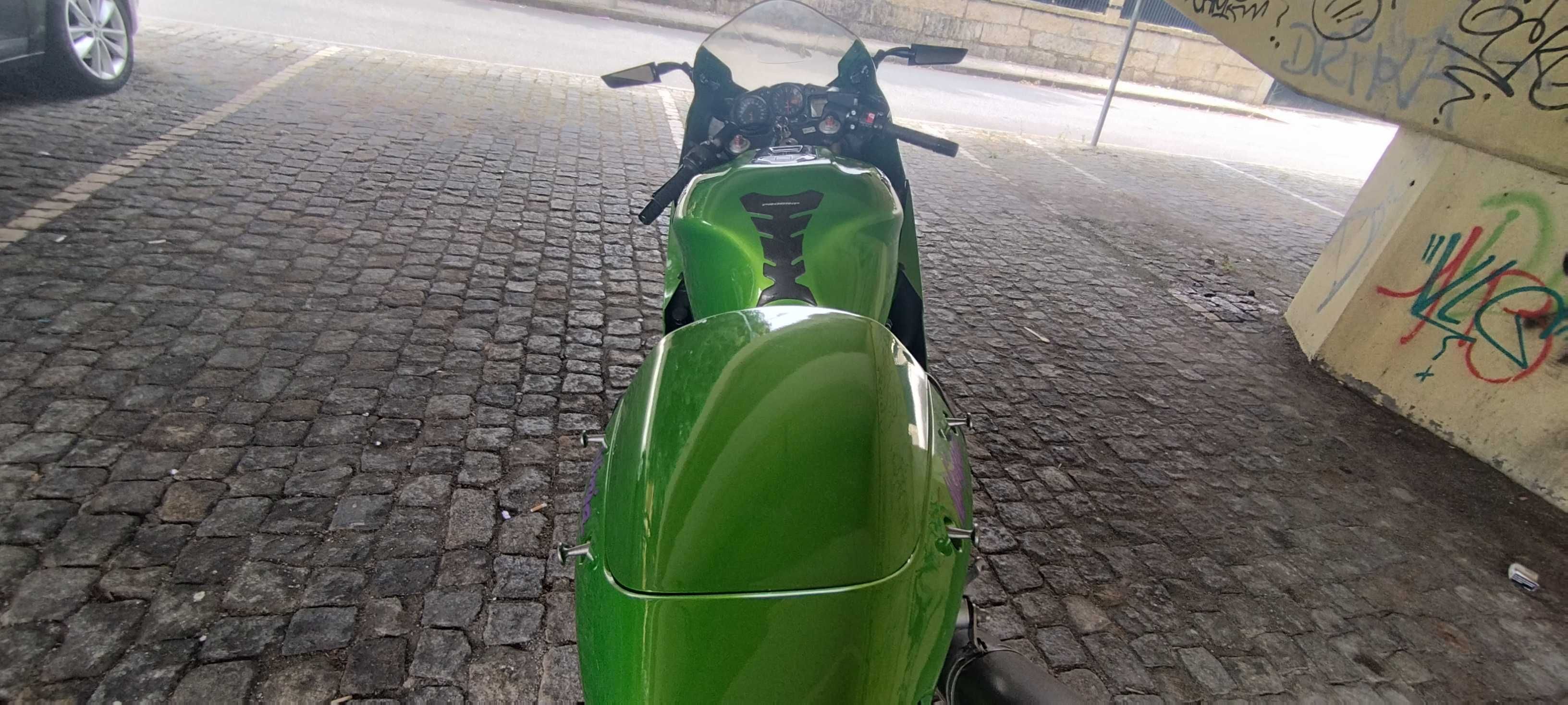 Kawasaki Ninja ZX12 R