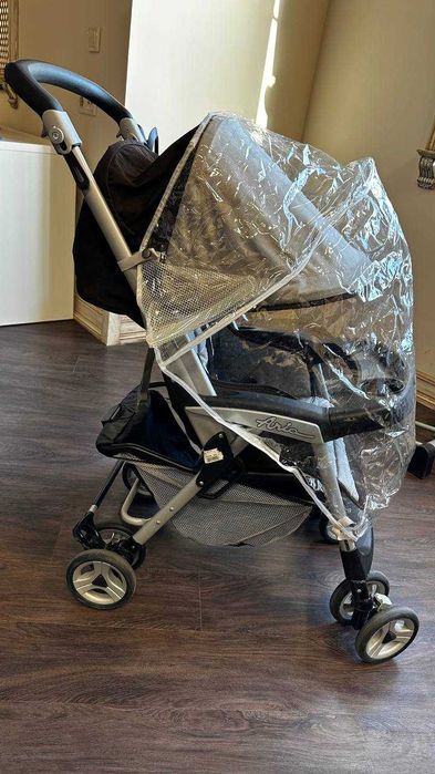 Продам легкую и компактную прогулочную коляску Peg-Perego Air (Италия)