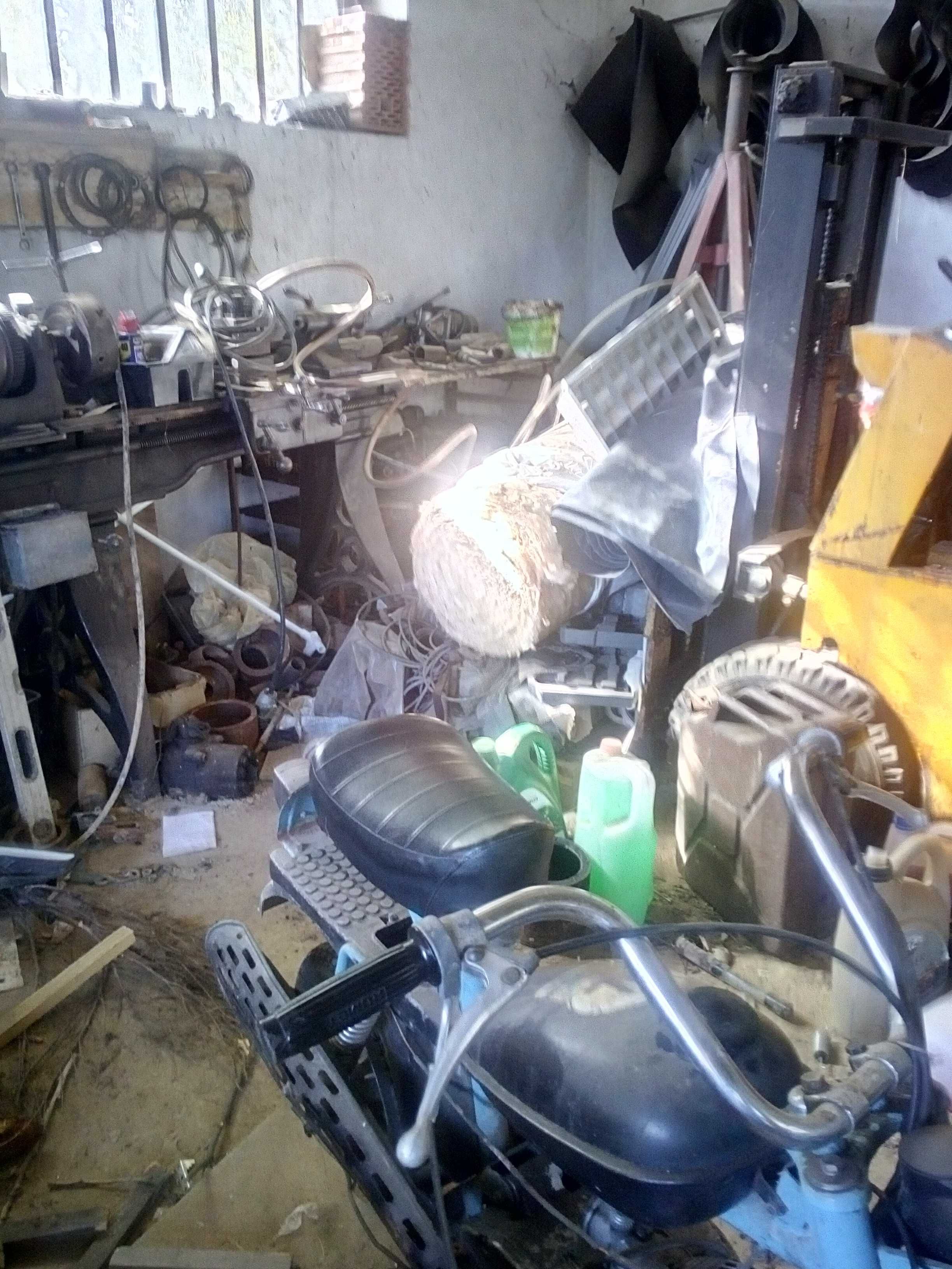 Motorynka z papierami