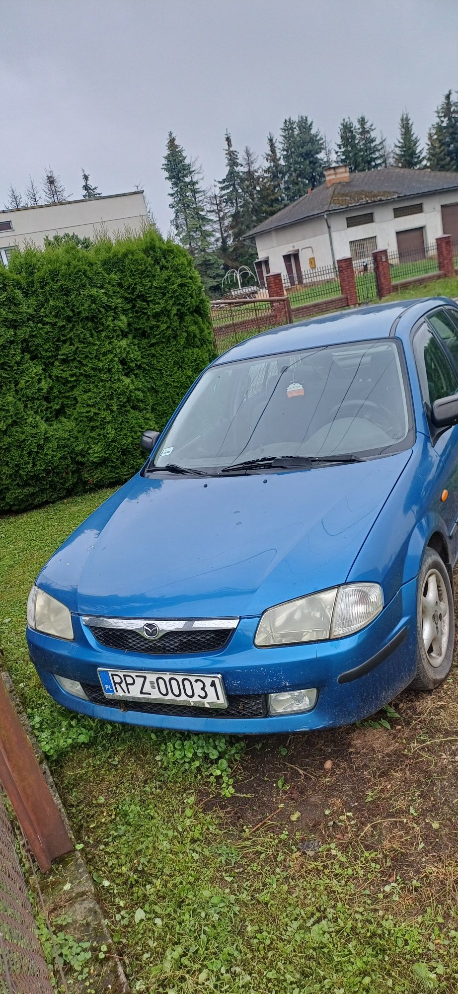 Mazda 323 f  2.0