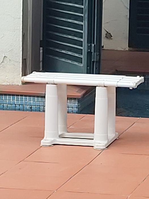 Banco geriátrico em plástico