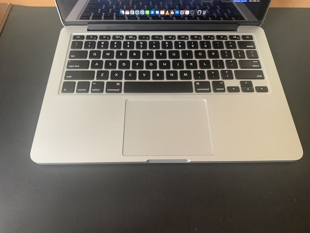 MacBook Pro 13 2015 8/256gb