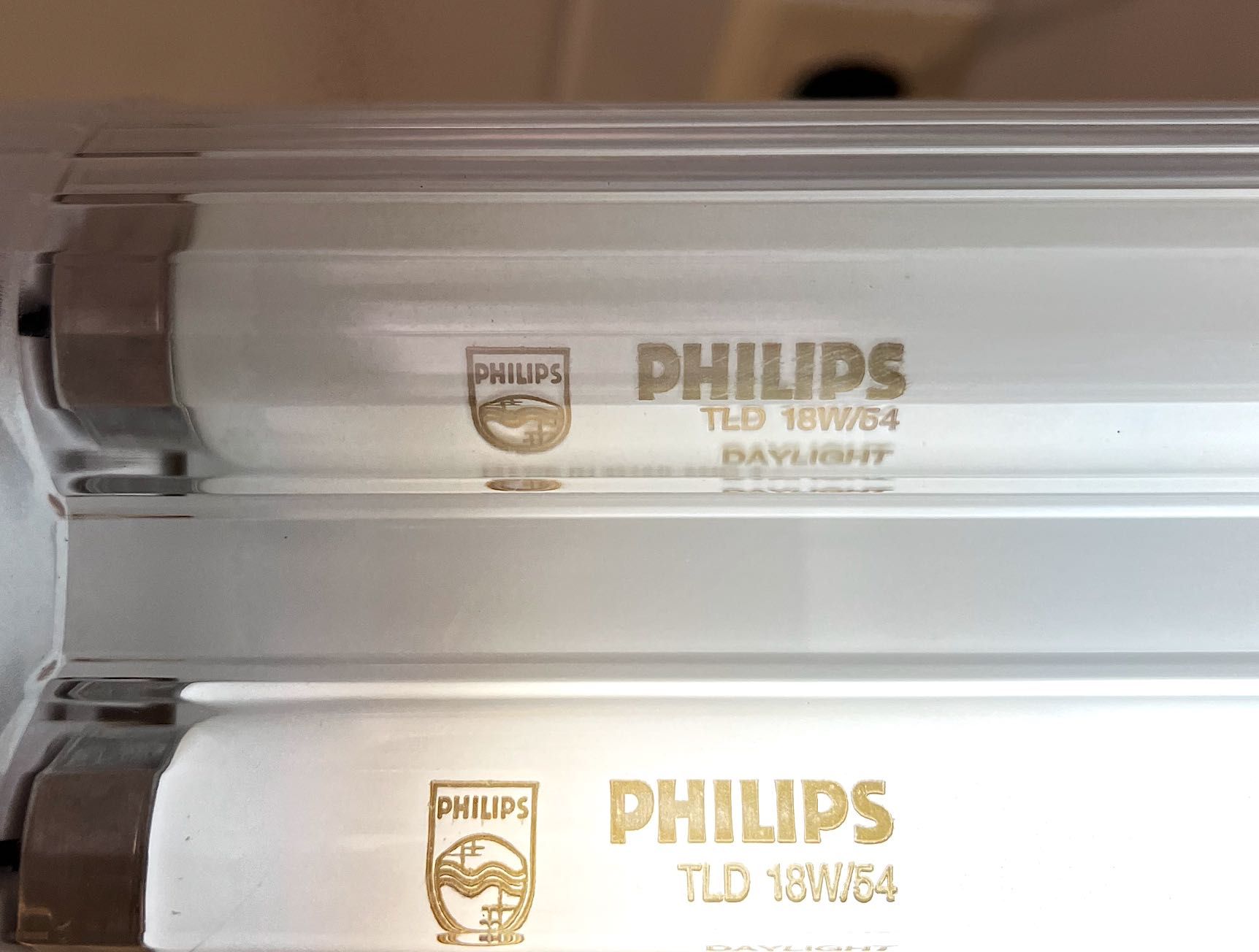 Candeeiro portátil Philips — 25€