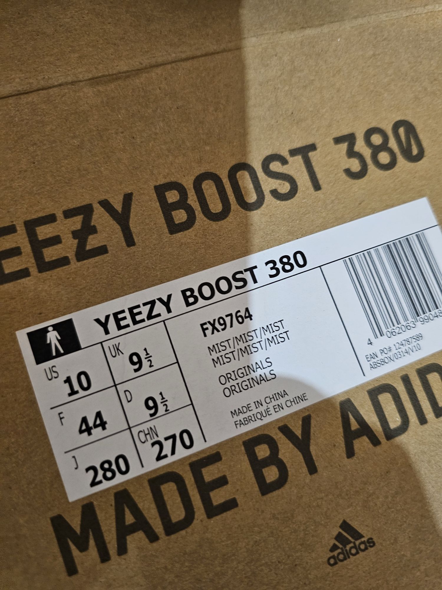 Buty Adidas nowe yezzy booster 380 Eu 44