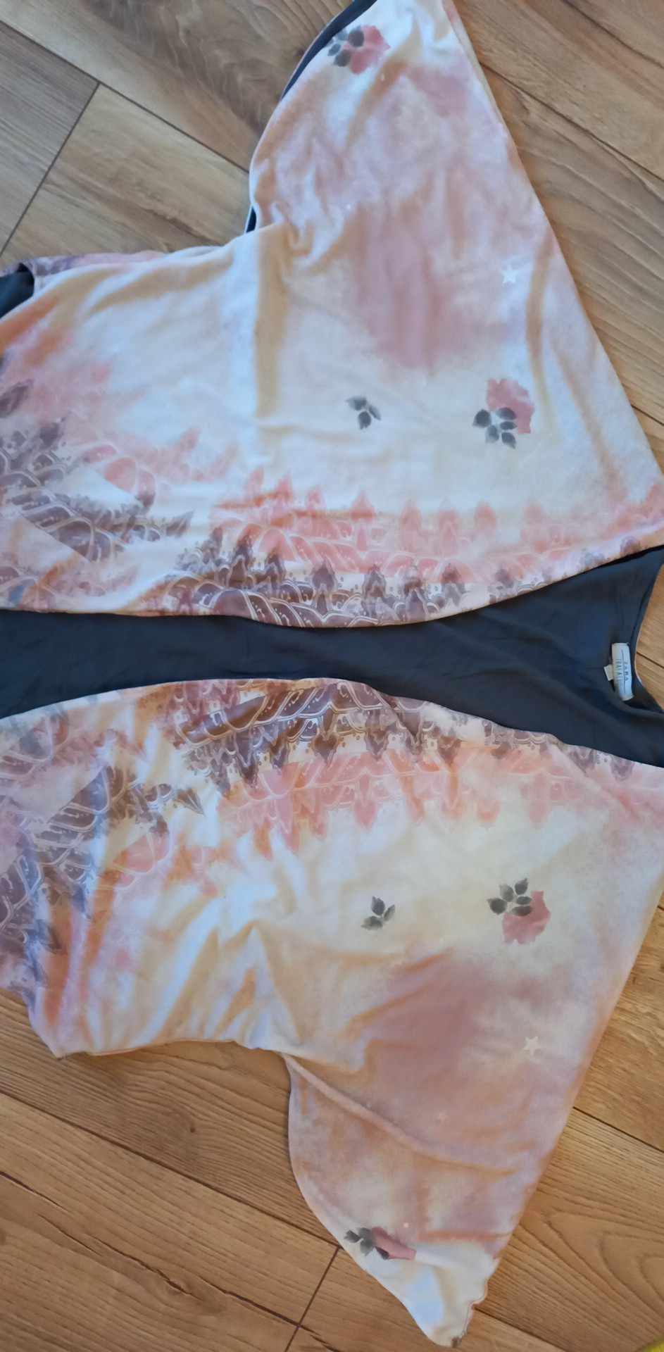 Bluza, narzutka, sweterek z Zary, rozm uniwersalny, stan idealny