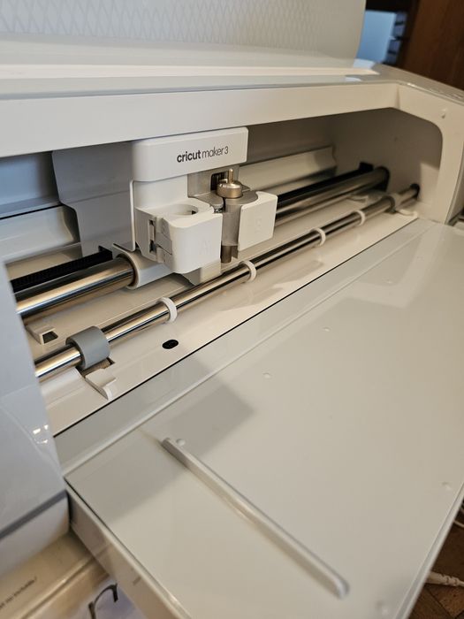 Cricut Maker 3 Ploter tnący Maszyna do cięcia rysowania jak explore 3