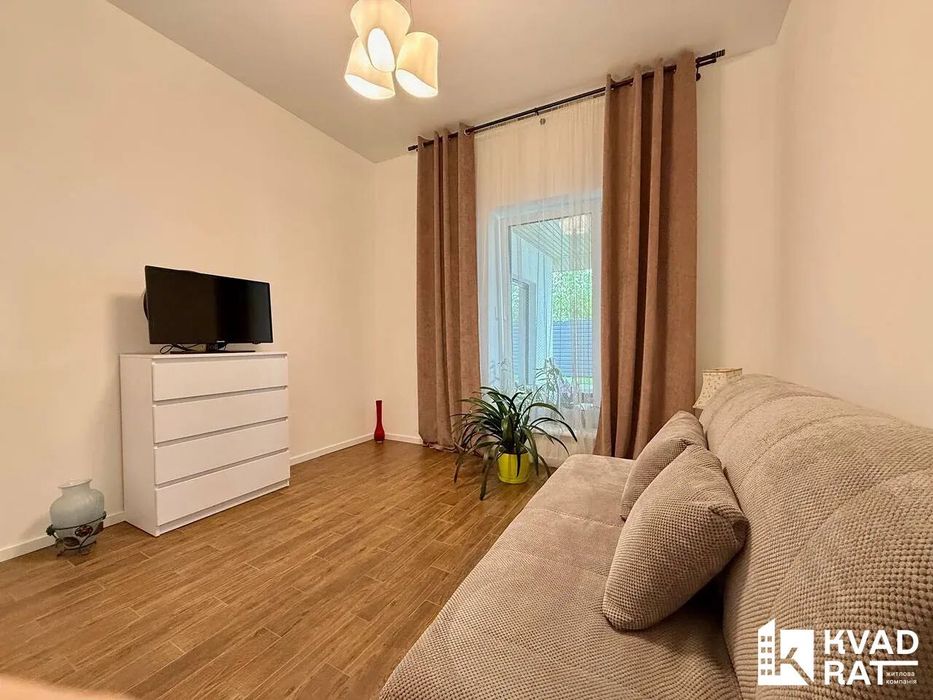 Продаж одноповерхового будинку з басейном та ділянкою 13.5 сот