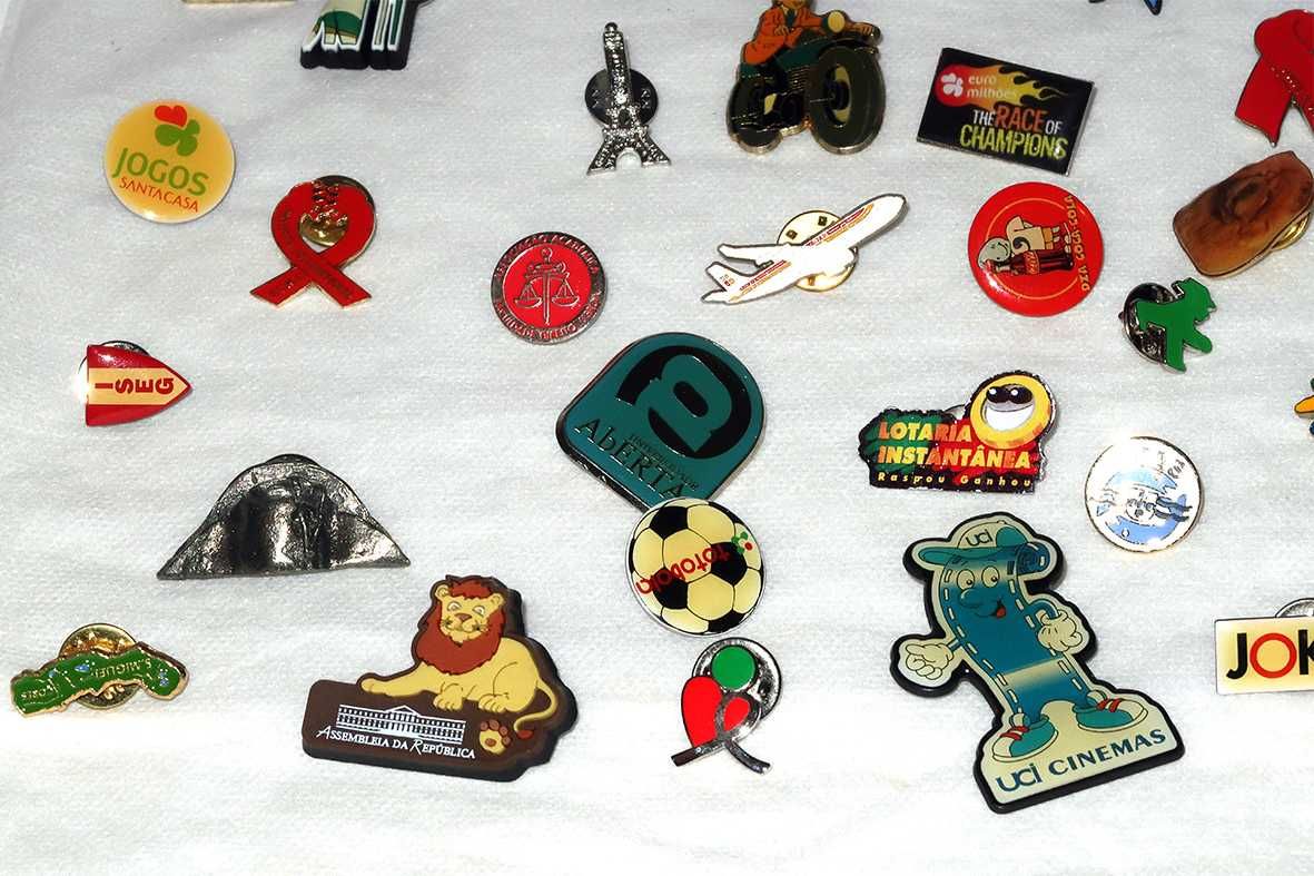 Pins antigos coleção