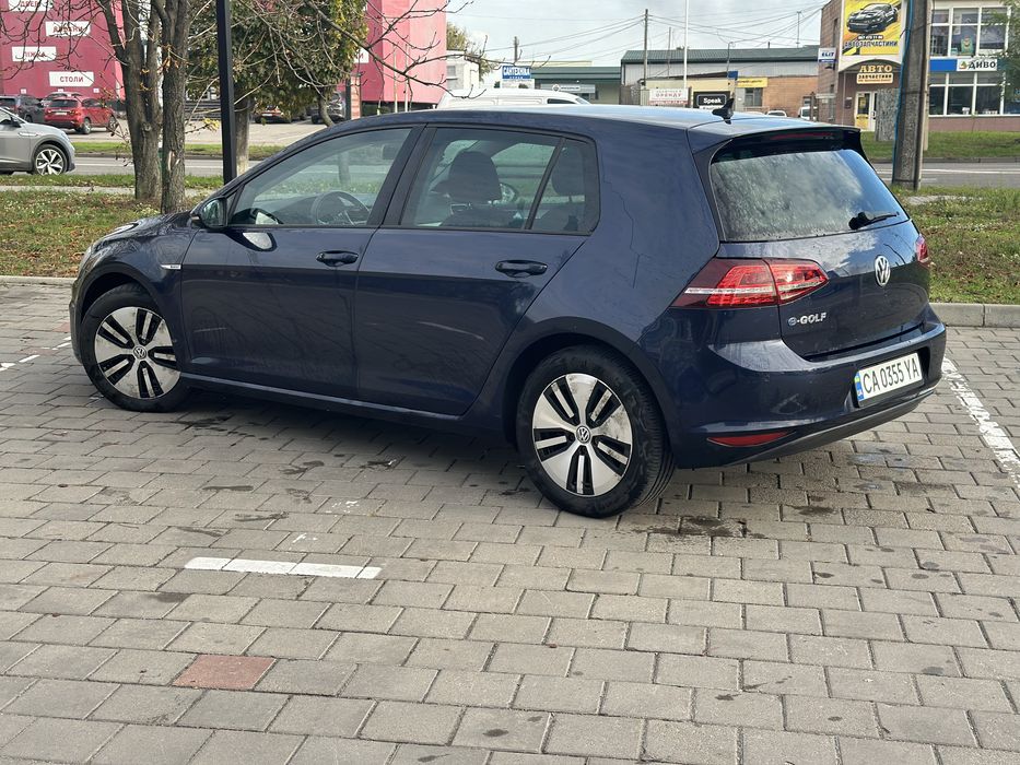 Фольцваген Е-ГОЛЬФ