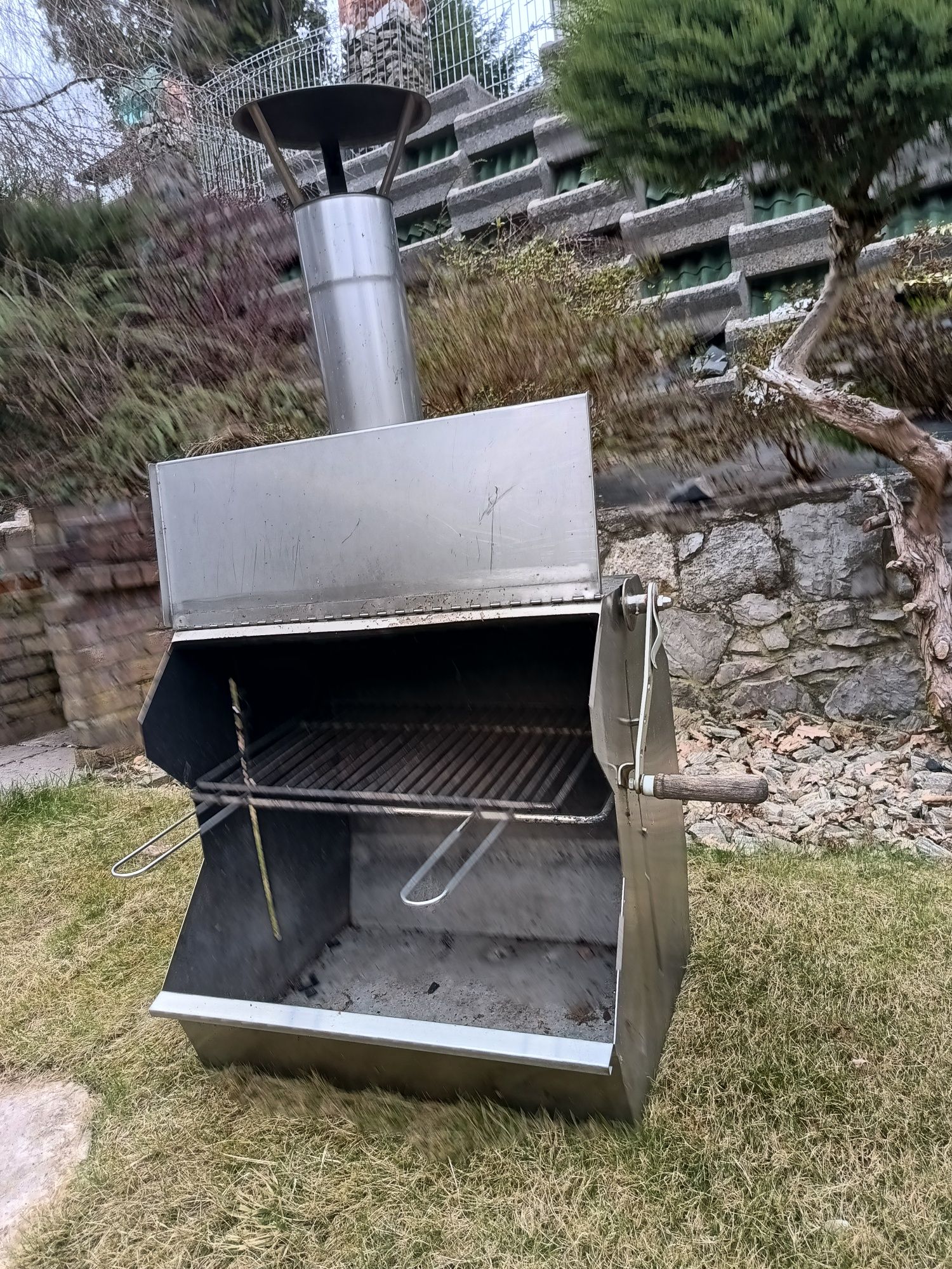 Grill ogrodowy że stali nierdzewnej
