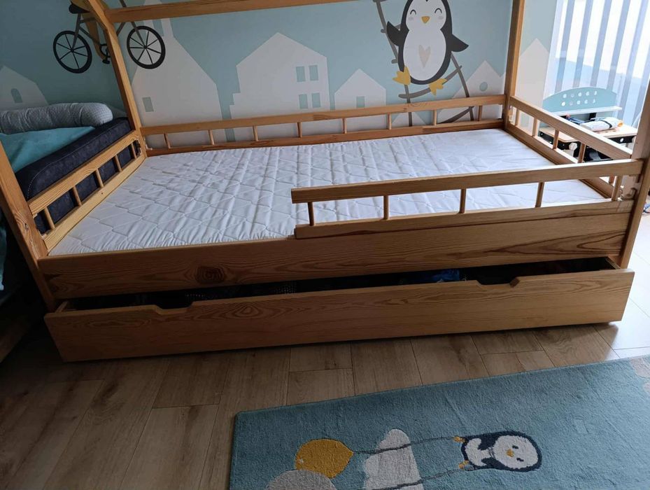 Sprzedam łóżko domek , uniwersalny dla chłopca i dziewczynki