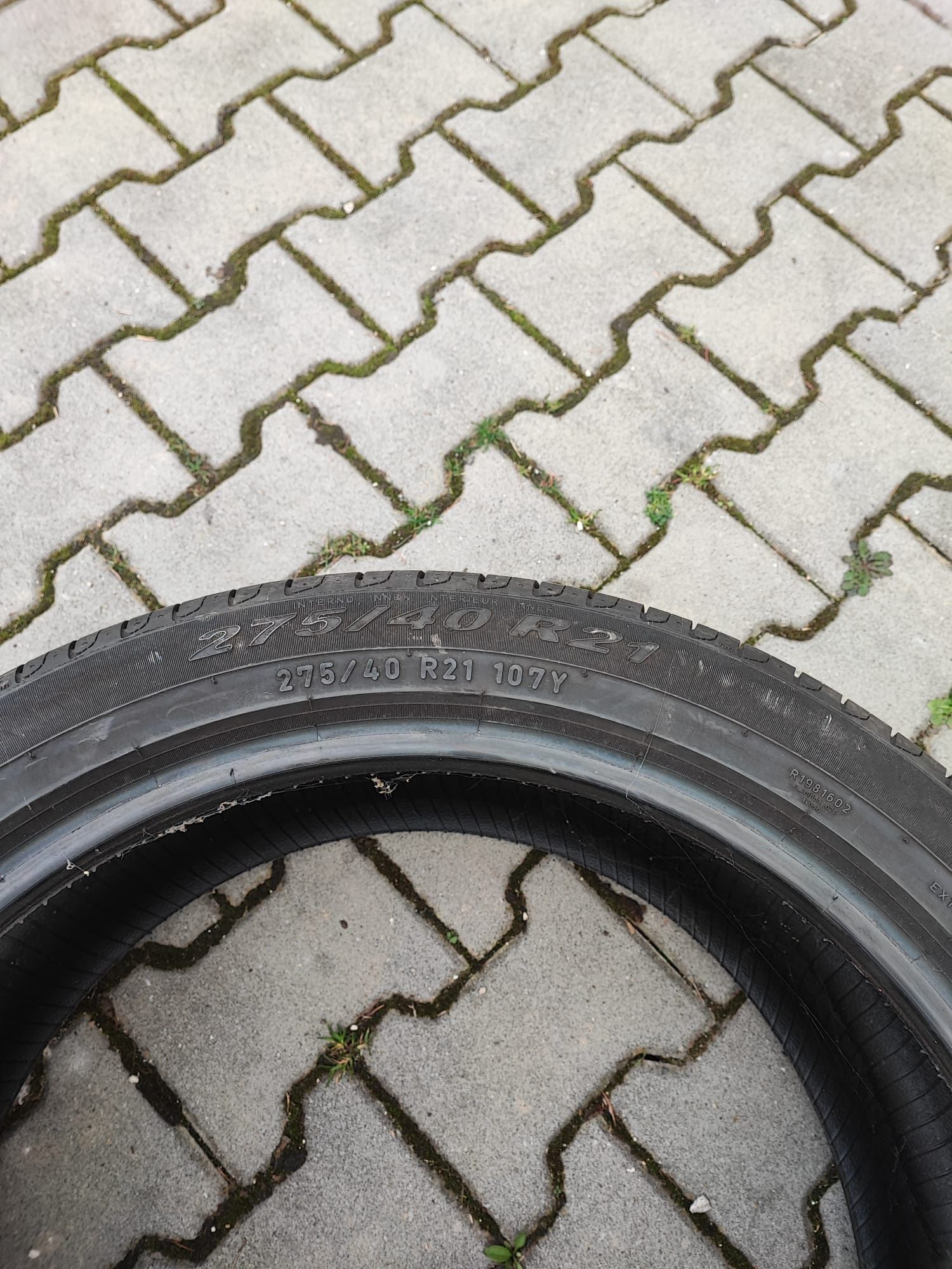 Pirelli 275/40 r21