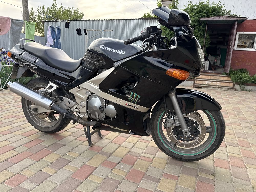 Kawasaki zzr 600 2001 рік 2-ге покоління по т.п.