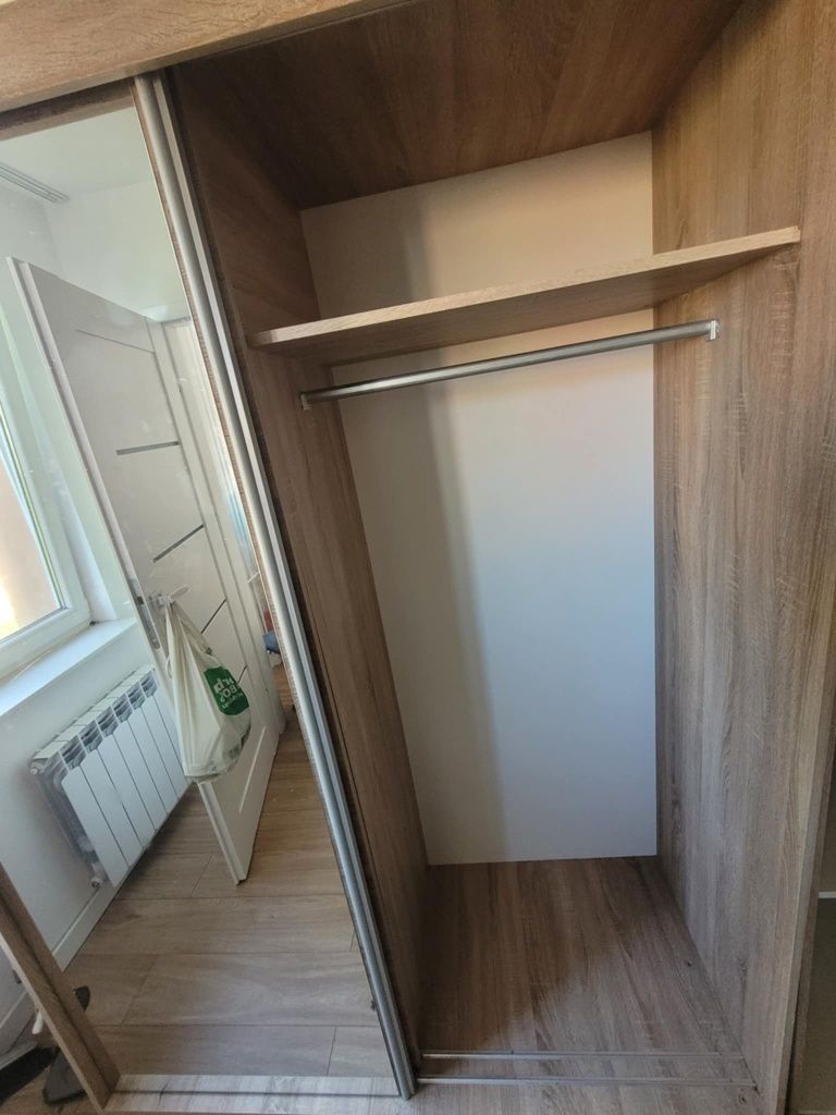 Szafa z lustrem, dwusegmentowa
