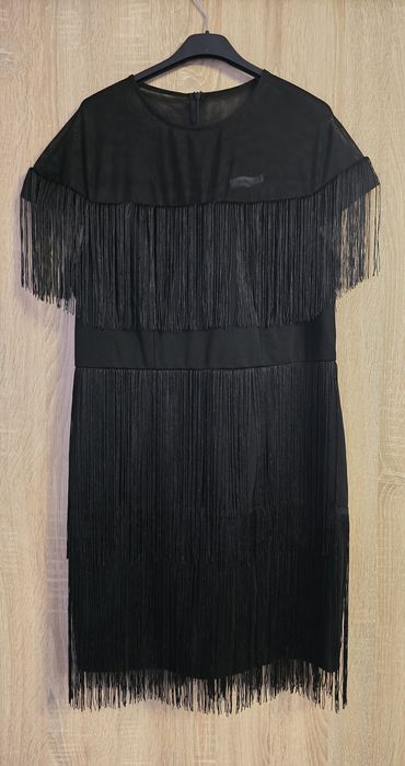 Sukienka z frędzlami