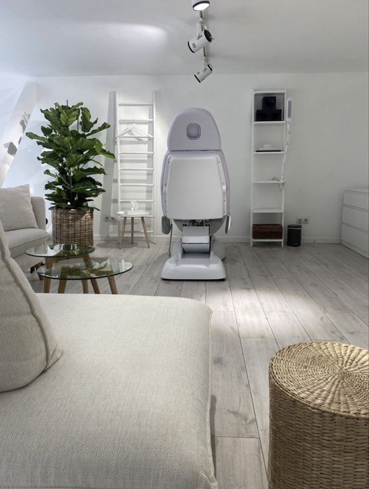 ПЕЧЕРСЬК Фасад Вітрини