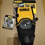 Kabura kieszeń na wkrętarkę firmy DeWalt.