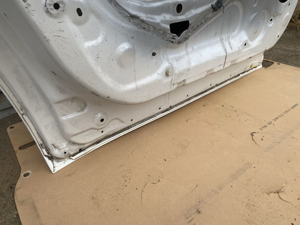 Дверка Ліва Зад. Toyota Sequoia Platinum 2007-2022
