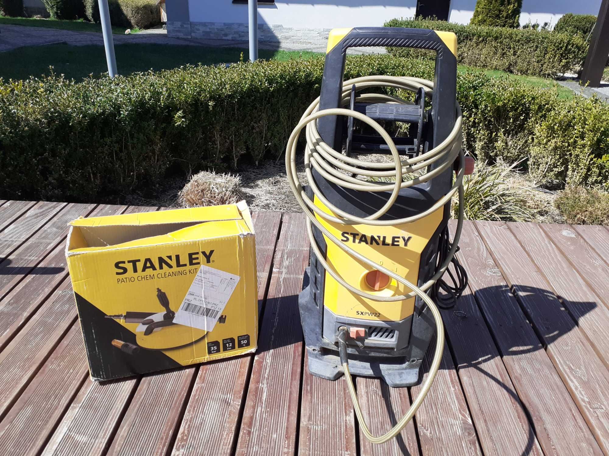 Мийка високого тиску Stanley SXPW22 з насадкою для бруківки