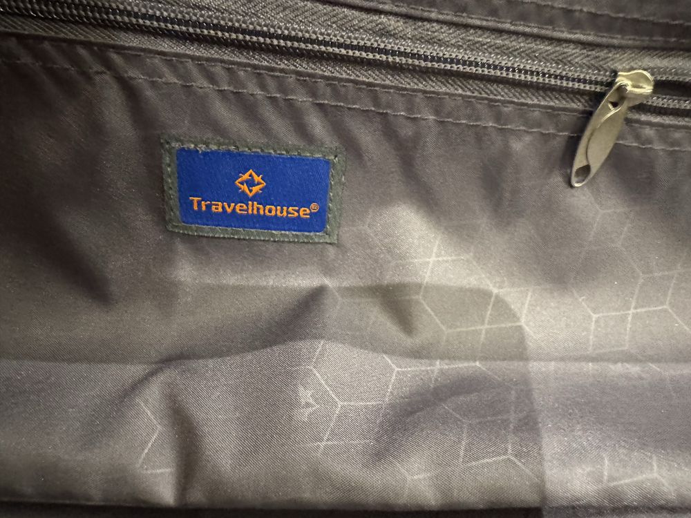 Валіза  дорожня фірма  Travelhouse розмір  XL