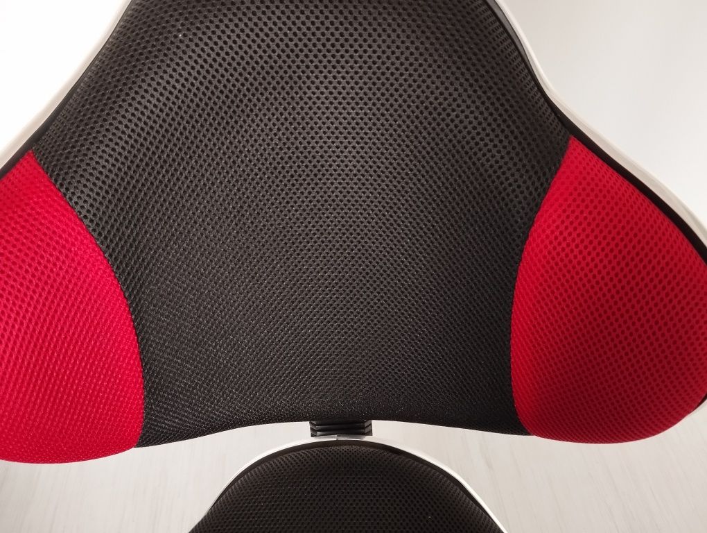 Krzesło biurowe obrotowe czarno czerwone