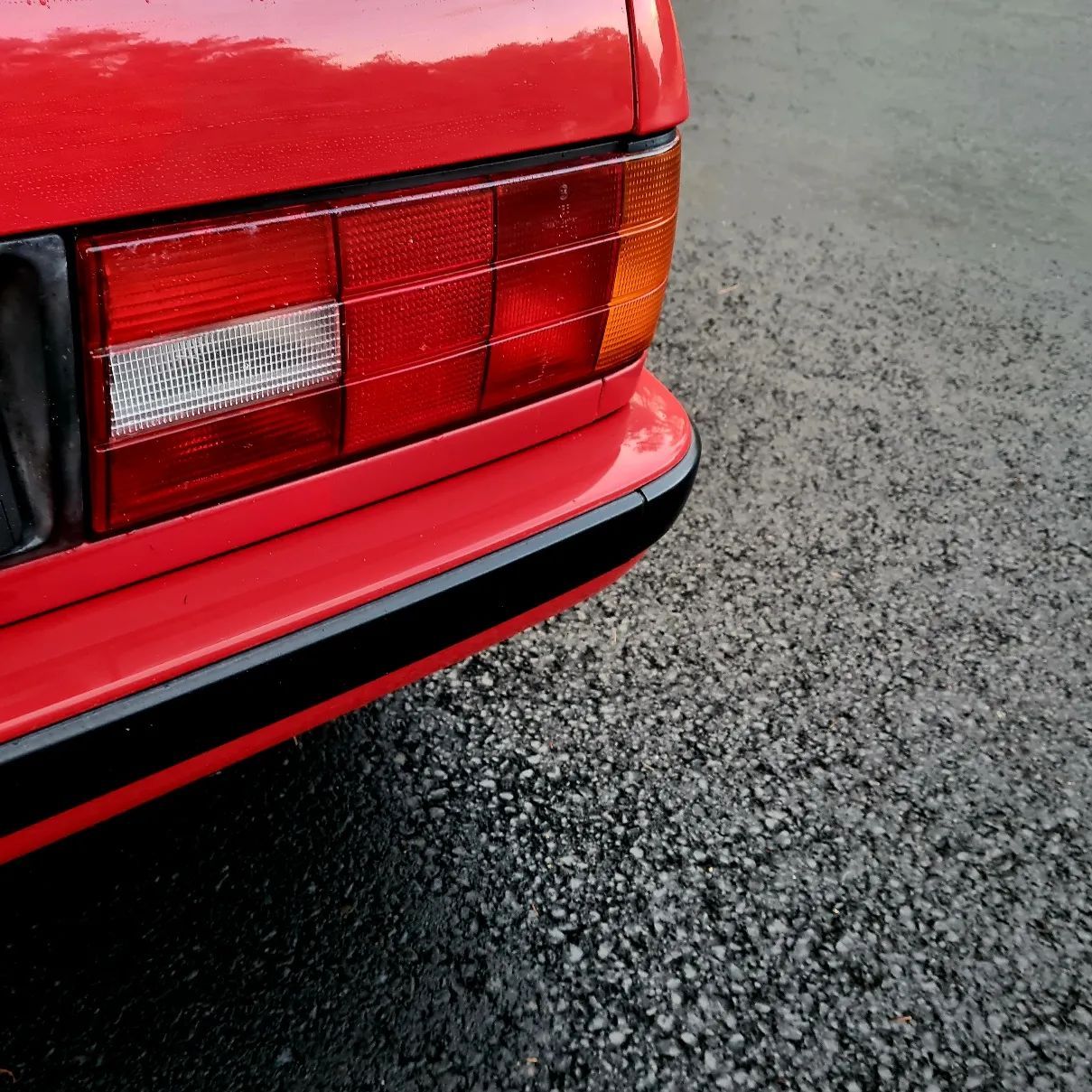 BMW Seria 3 E30 318i 2d zinnoberot