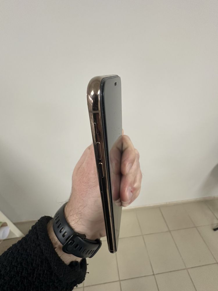 Продам Iphone XS max Gold без ремонтів