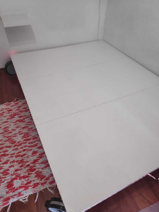 Cama com rodas corpo e meio