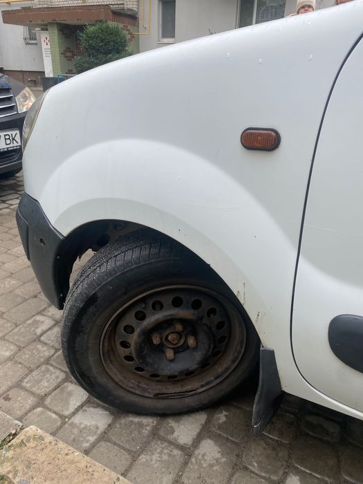 Автомобіль Reno Kengo