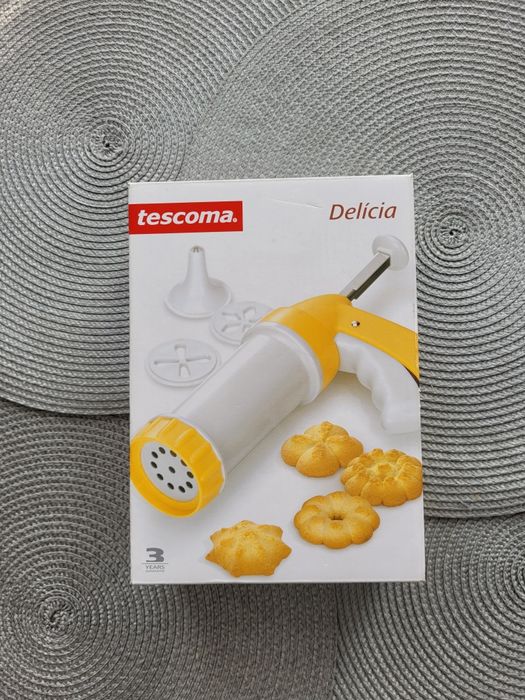 Dekorator do ciast, tortów i ciasteczek + zestaw dysz i krążków cukier